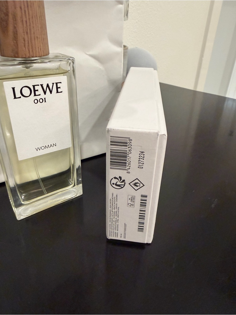 Loewe 001 Woman EDP 100ml 3.4 oz SPAIN used a few times - Picture 4 of 5